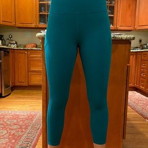 fabletics “mila high wasted pocket capri”